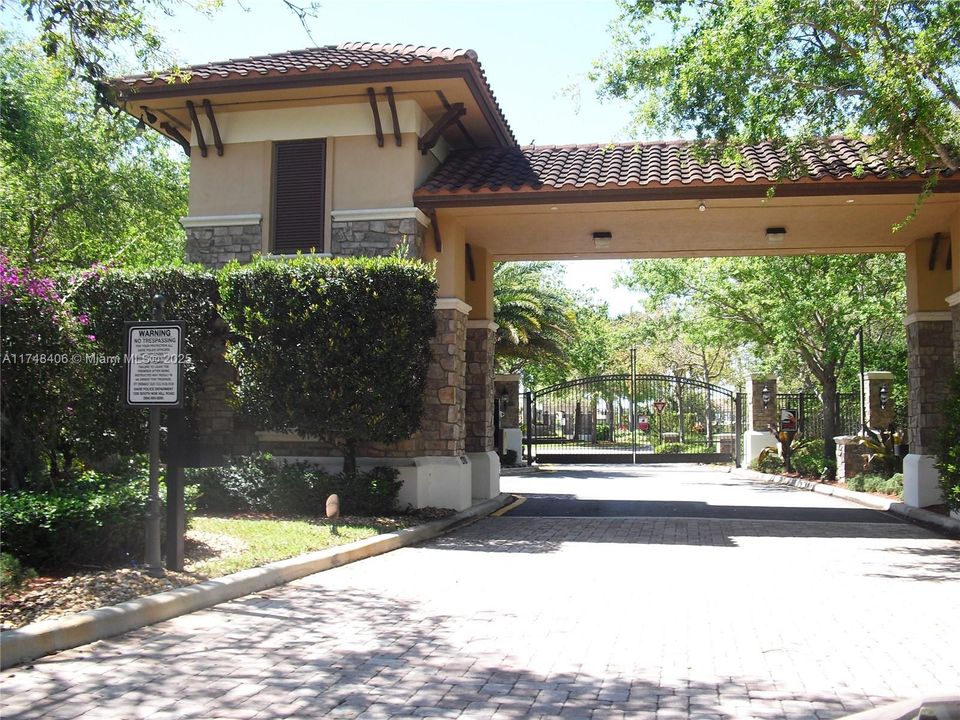 В аренду: $11,000 (5 спален, 4 ванн, 4339 Квадратных фут)