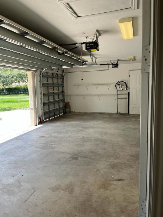 В аренду: $11,000 (5 спален, 4 ванн, 4339 Квадратных фут)