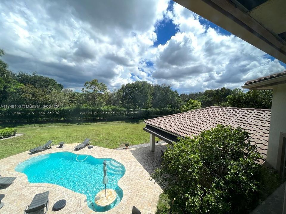 В аренду: $11,000 (5 спален, 4 ванн, 4339 Квадратных фут)