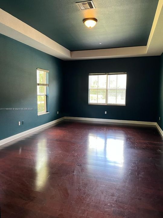 В аренду: $11,000 (5 спален, 4 ванн, 4339 Квадратных фут)