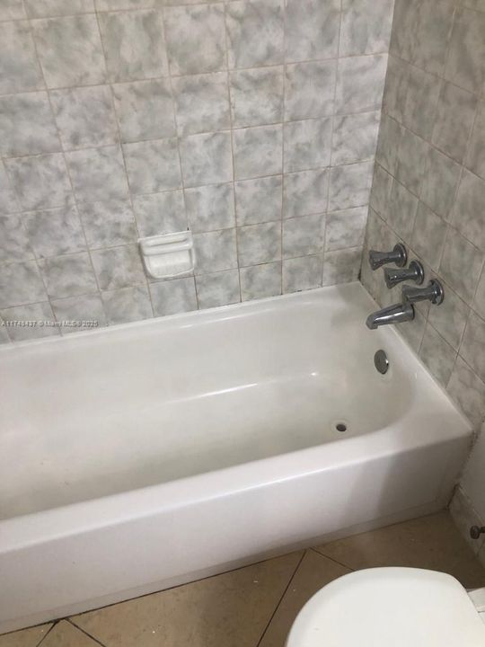 For Sale: $174,500 (1 beds, 1 baths, 720 Square Feet)