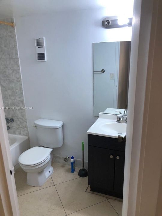 For Sale: $174,500 (1 beds, 1 baths, 720 Square Feet)