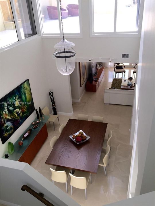 Vendido Recientemente: $5,300,000 (3 camas, 3 baños, 2622 Pies cuadrados)