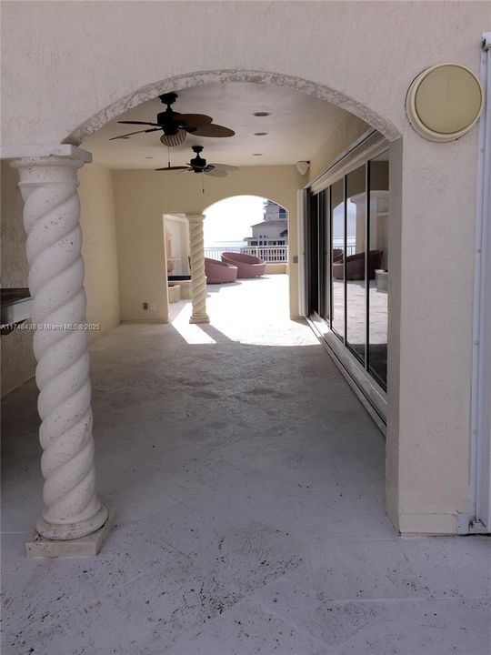 Vendido Recientemente: $5,300,000 (3 camas, 3 baños, 2622 Pies cuadrados)