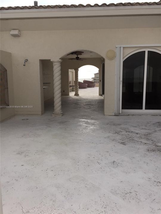 Vendido Recientemente: $5,300,000 (3 camas, 3 baños, 2622 Pies cuadrados)