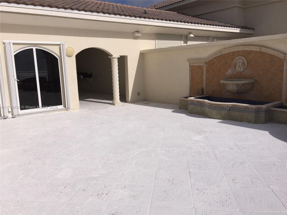 Vendido Recientemente: $5,300,000 (3 camas, 3 baños, 2622 Pies cuadrados)