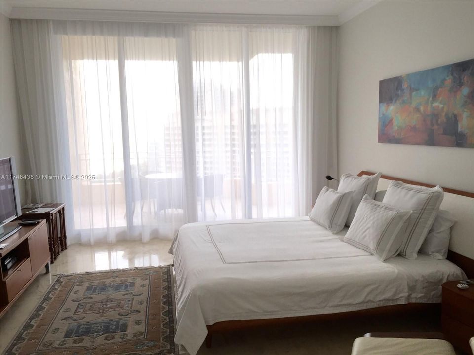 Vendido Recientemente: $5,300,000 (3 camas, 3 baños, 2622 Pies cuadrados)