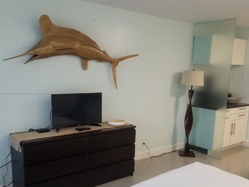 Recently Rented: $1,650 (1 beds, 1 baths, 398 Square Feet)