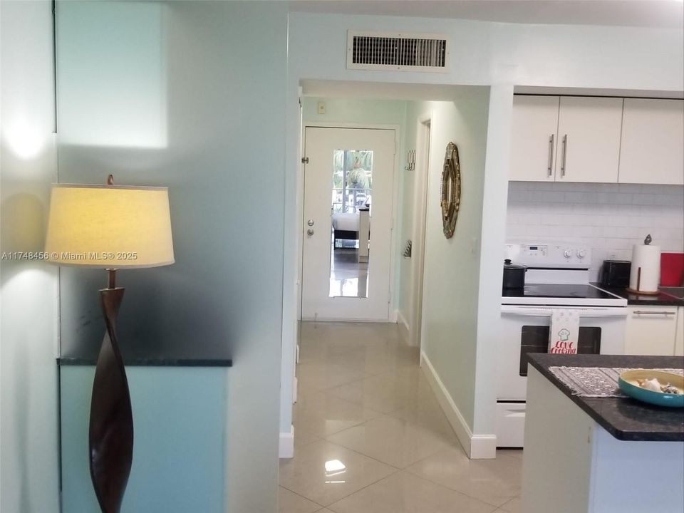 Recently Rented: $1,650 (1 beds, 1 baths, 398 Square Feet)