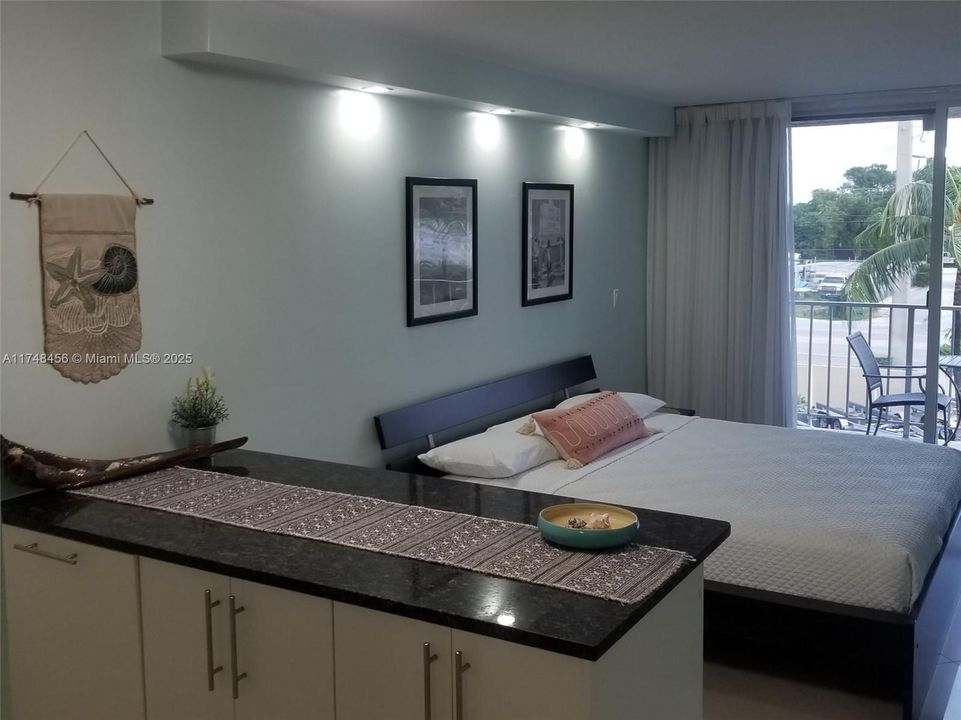 Recently Rented: $1,650 (1 beds, 1 baths, 398 Square Feet)