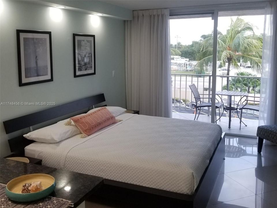 Recently Rented: $1,650 (1 beds, 1 baths, 398 Square Feet)