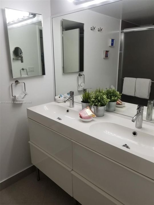 Recently Rented: $1,650 (1 beds, 1 baths, 398 Square Feet)