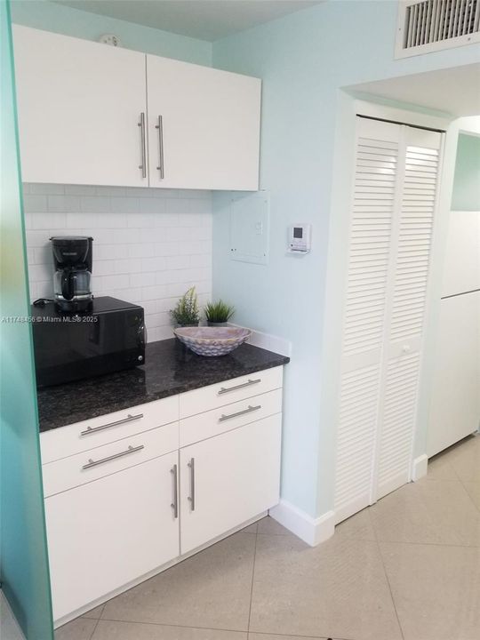 Recently Rented: $1,650 (1 beds, 1 baths, 398 Square Feet)