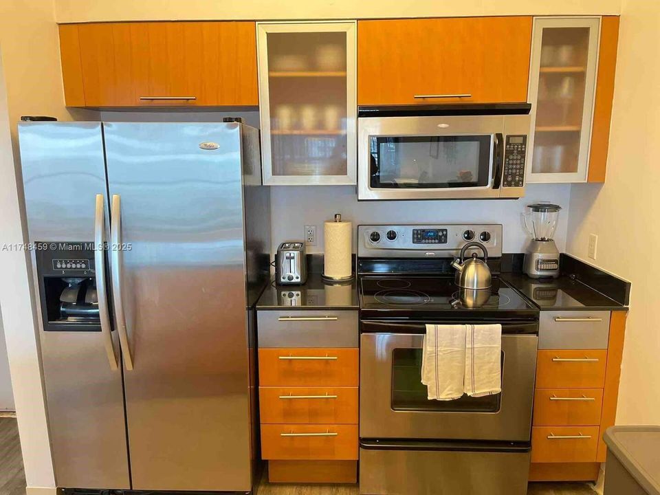 На продажу: $369,999 (1 спален, 1 ванн, 791 Квадратных фут)