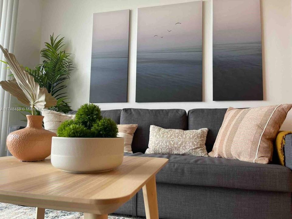 На продажу: $369,999 (1 спален, 1 ванн, 791 Квадратных фут)