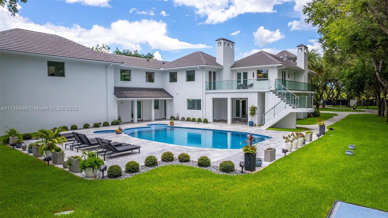 В аренду: $35,000 (7 спален, 8 ванн, 8129 Квадратных фут)