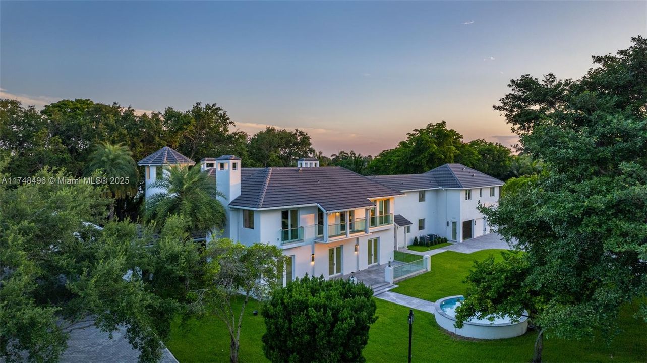 В аренду: $35,000 (7 спален, 8 ванн, 8129 Квадратных фут)