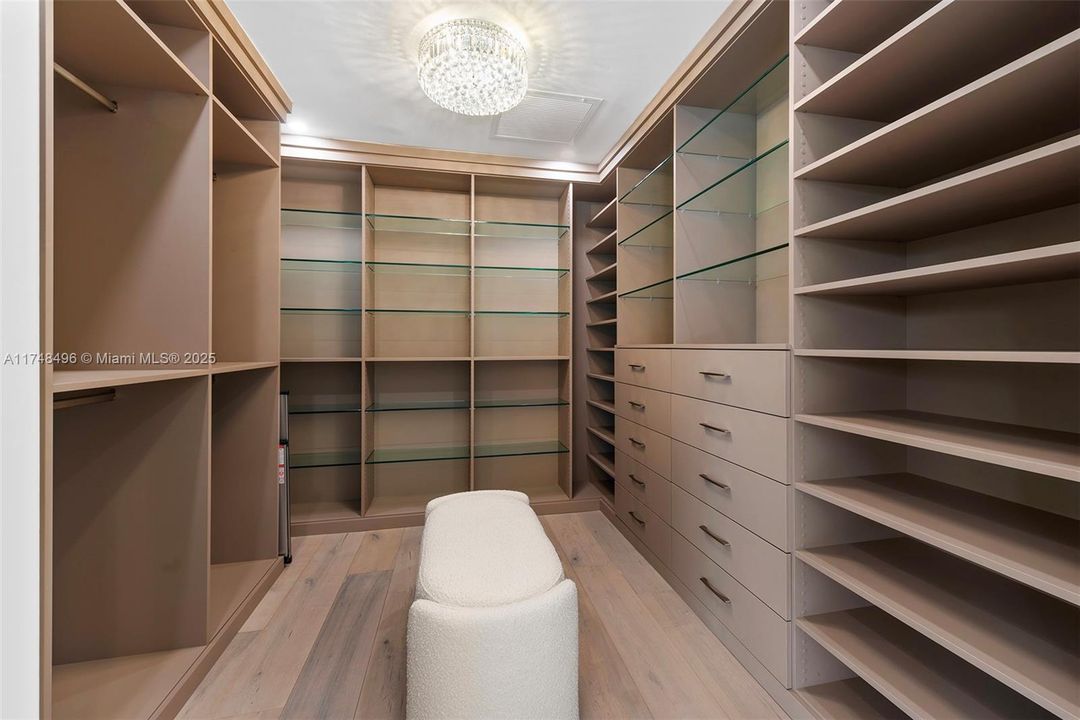 В аренду: $35,000 (7 спален, 8 ванн, 8129 Квадратных фут)