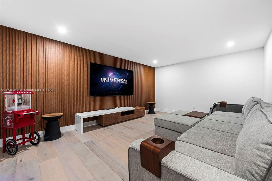 В аренду: $35,000 (7 спален, 8 ванн, 8129 Квадратных фут)