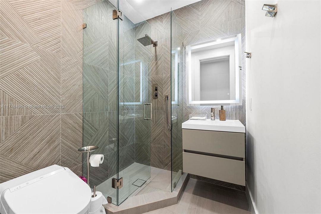 В аренду: $35,000 (7 спален, 8 ванн, 8129 Квадратных фут)