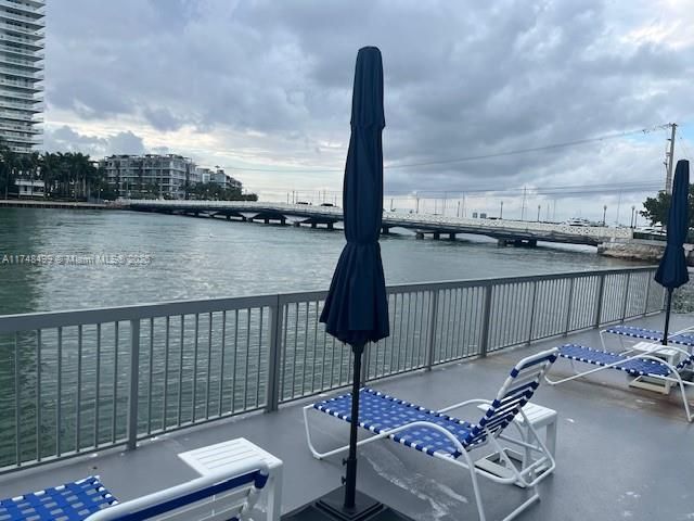 待售: $270,000 (1 贝兹, 1 浴室, 790 平方英尺)