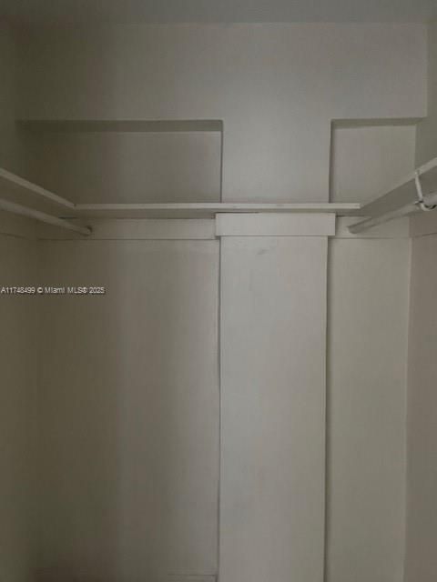 待售: $270,000 (1 贝兹, 1 浴室, 790 平方英尺)