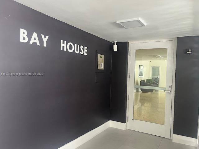 待售: $270,000 (1 贝兹, 1 浴室, 790 平方英尺)