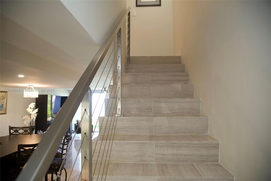 Recently Sold: $1,350,000 (2 beds, 2 baths, 1238 Square Feet)