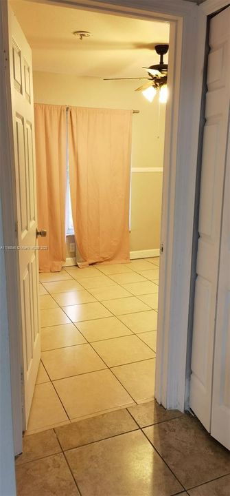 Vendido Recientemente: $485,000 (4 camas, 2 baños, 1714 Pies cuadrados)