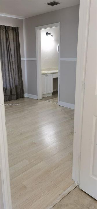 Vendido Recientemente: $485,000 (4 camas, 2 baños, 1714 Pies cuadrados)