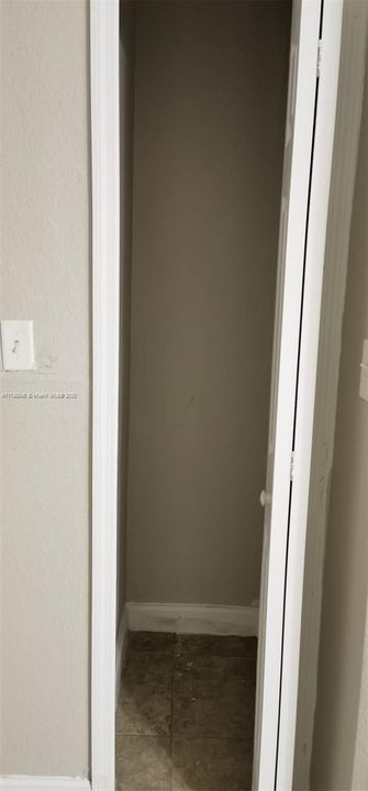 Vendido Recientemente: $485,000 (4 camas, 2 baños, 1714 Pies cuadrados)