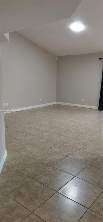 Vendido Recientemente: $485,000 (4 camas, 2 baños, 1714 Pies cuadrados)