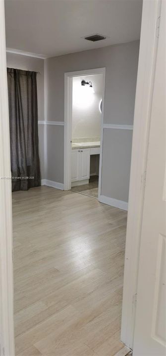 Vendido Recientemente: $485,000 (4 camas, 2 baños, 1714 Pies cuadrados)