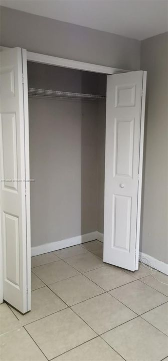 Vendido Recientemente: $485,000 (4 camas, 2 baños, 1714 Pies cuadrados)