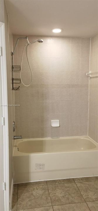 Vendido Recientemente: $485,000 (4 camas, 2 baños, 1714 Pies cuadrados)