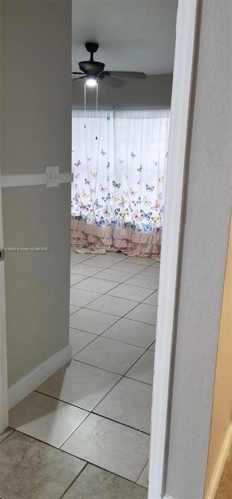 Vendido Recientemente: $485,000 (4 camas, 2 baños, 1714 Pies cuadrados)