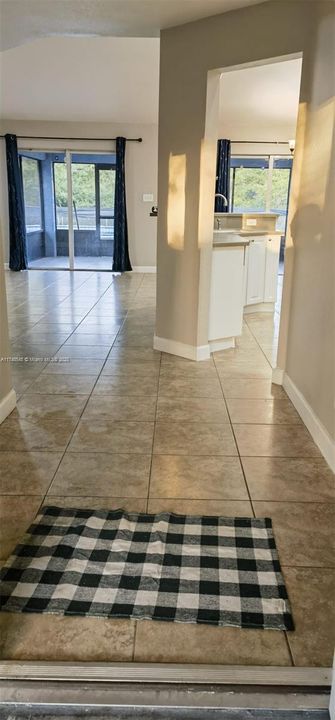 Vendido Recientemente: $485,000 (4 camas, 2 baños, 1714 Pies cuadrados)