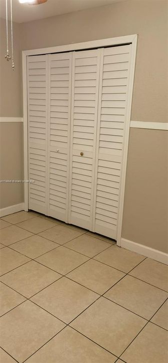 Vendido Recientemente: $485,000 (4 camas, 2 baños, 1714 Pies cuadrados)