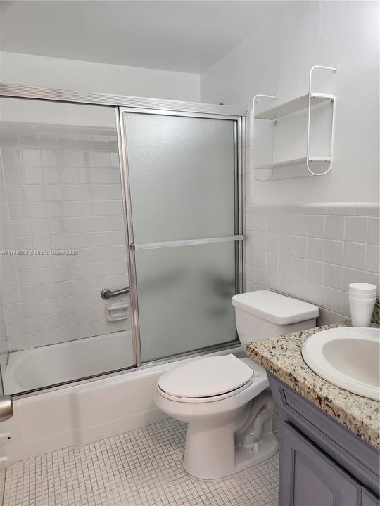 待售: $168,000 (1 贝兹, 1 浴室, 630 平方英尺)