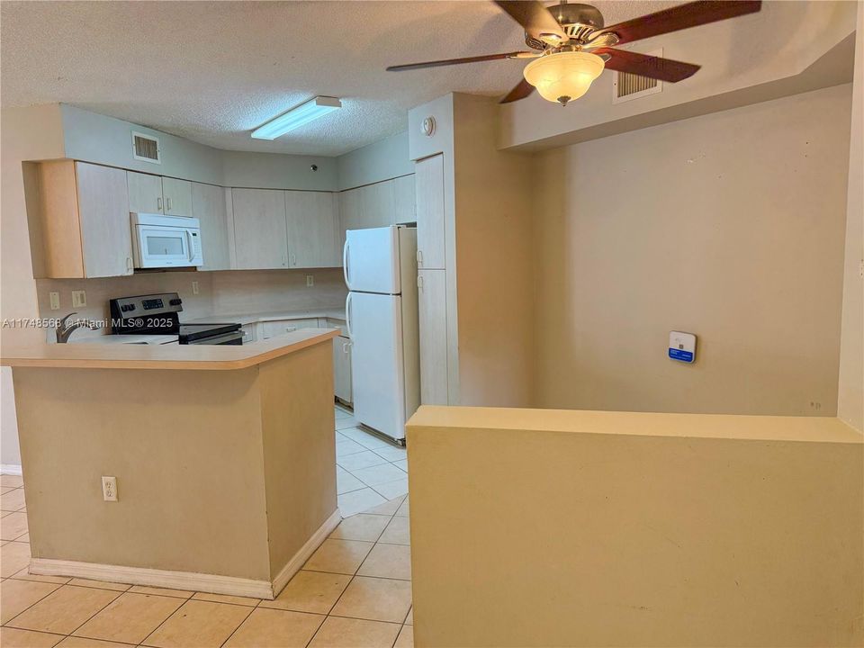 Recently Sold: $244,900 (2 beds, 2 baths, 990 Square Feet)