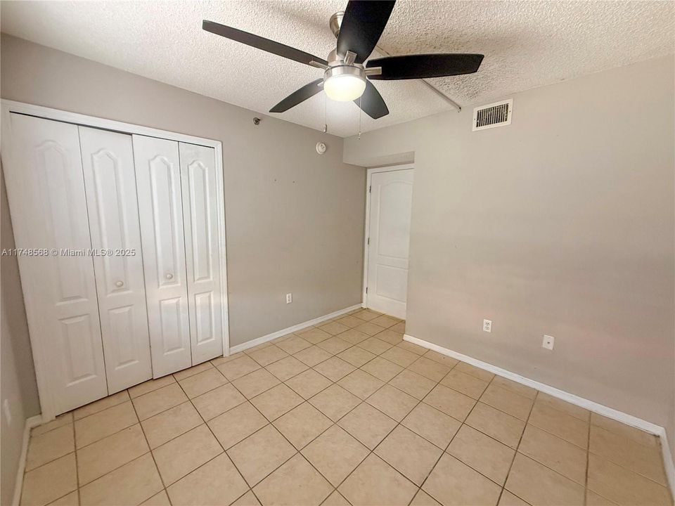 Recently Sold: $244,900 (2 beds, 2 baths, 990 Square Feet)