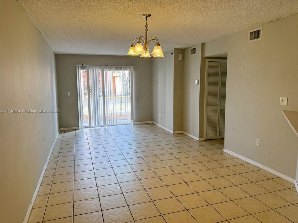 Recently Sold: $244,900 (2 beds, 2 baths, 990 Square Feet)