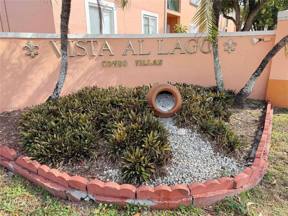 Recently Sold: $244,900 (2 beds, 2 baths, 990 Square Feet)