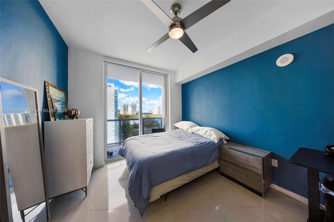 En Venta: $849,000 (3 camas, 2 baños, 1833 Pies cuadrados)