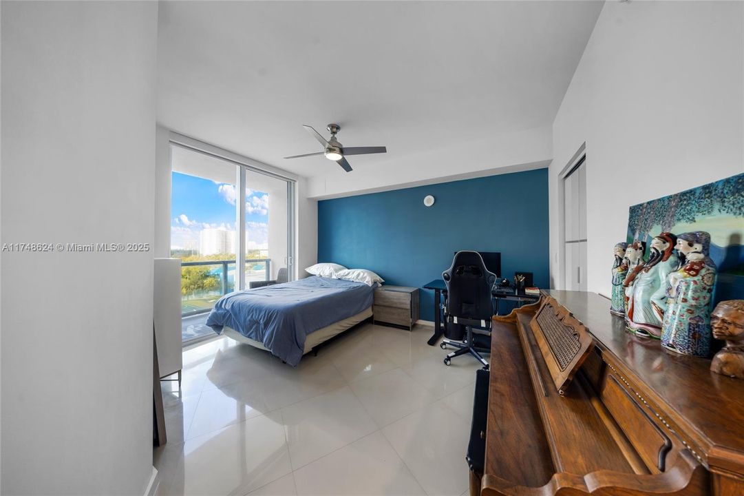 En Venta: $849,000 (3 camas, 2 baños, 1833 Pies cuadrados)