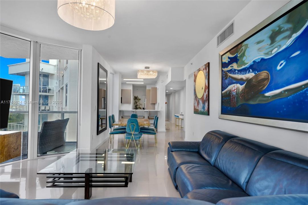 En Venta: $849,000 (3 camas, 2 baños, 1833 Pies cuadrados)