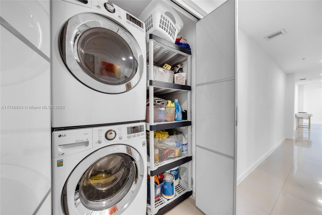 En Venta: $849,000 (3 camas, 2 baños, 1833 Pies cuadrados)