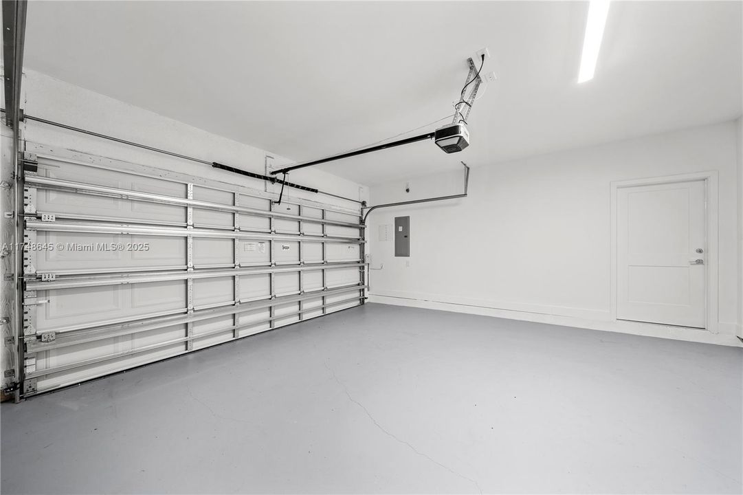 For Sale: $514,990 (3 beds, 3 baths, 2209 Square Feet)