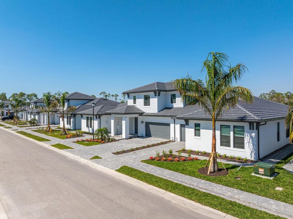 For Sale: $514,990 (3 beds, 3 baths, 2209 Square Feet)