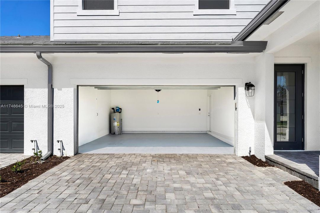 For Sale: $514,990 (3 beds, 3 baths, 2209 Square Feet)